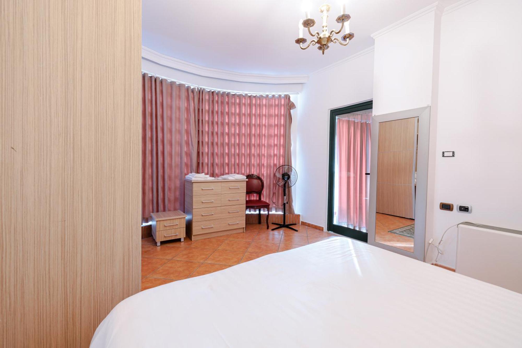 Boutique Hotel Whisky Tirana Zimmer foto
